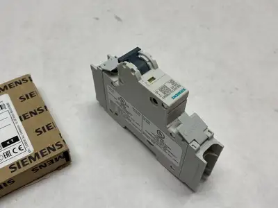 USED SIEMENS MINIATURE CIRCUIT BREAKER 10A 1-POLE C-CHAR.