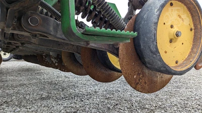 USED JOHN DEERE 750