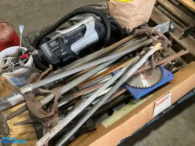 Skid lot of misc. garage items includes: galvanized can, Sanitaire system pro 1400watts, green...