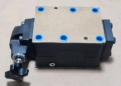 NEW Vickers 684725