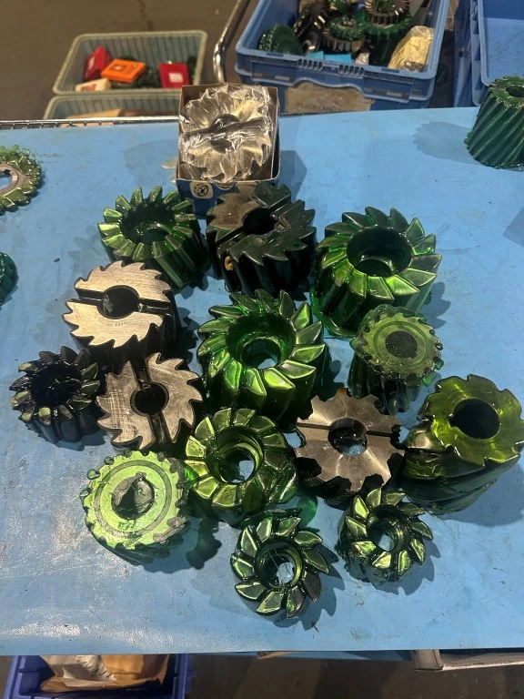 2 1/2 X 4 1/2 ASSORTED SIDE CUTTERS - 17