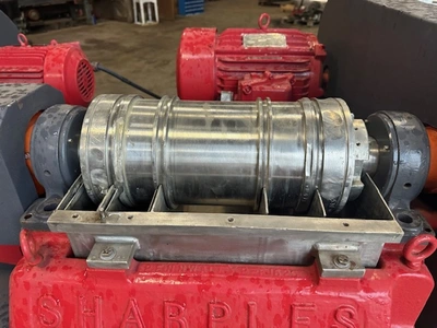 Sharples P600 and Westfalia OTA 7 centrifuge test system.