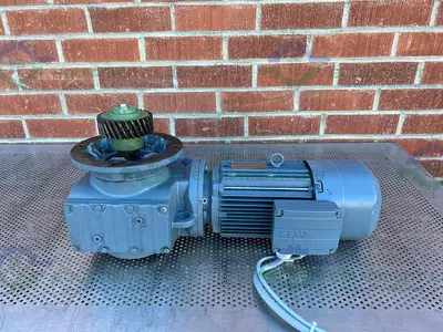 USED SEW EURODRIVE SAF77 DRE100LC4BE5/TF  GEAR MOTOR 1455/154 R/MIN