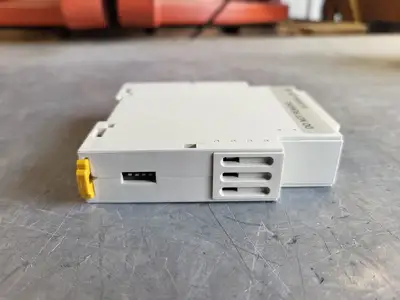 NEW OMRON K8AB-AS2