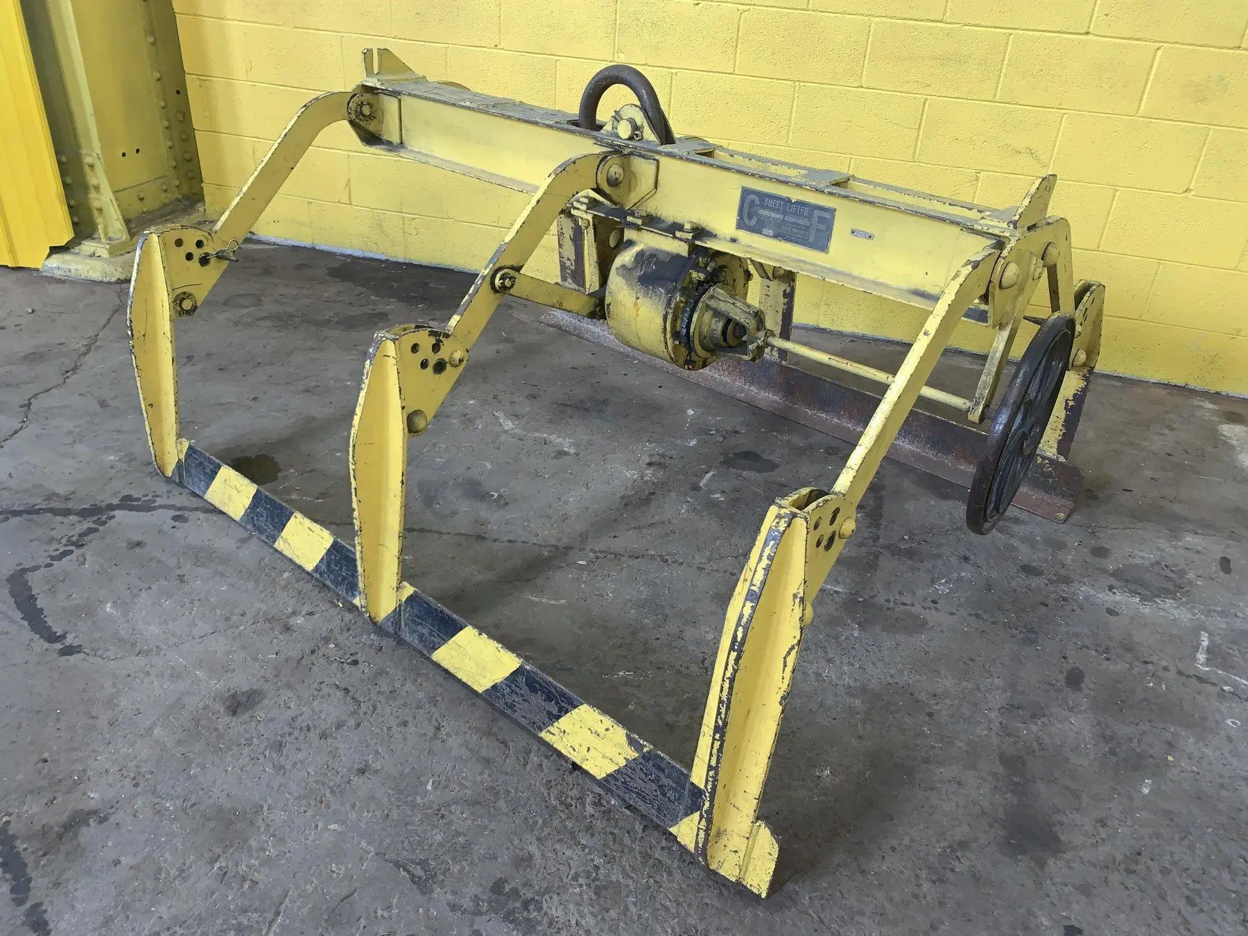 10,000 LBS X 60" WIDE C.F. ADJUSTABLE PARALLELOGRAM SHEET LIFTER: STOCK #13064