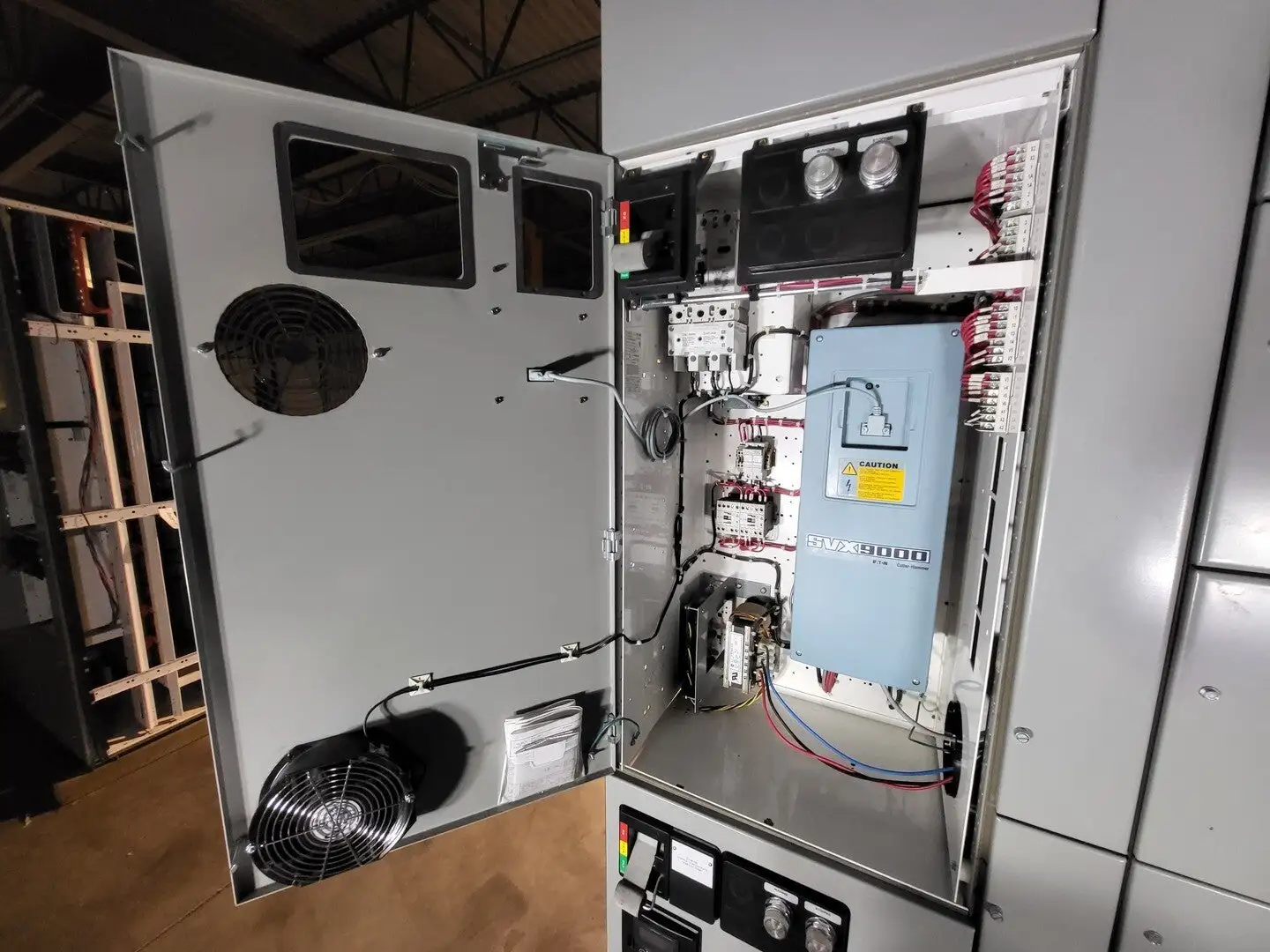 Used EATON SVX005A1-5A4N1 Switchgears British Columbia CA | Lenmark #240137