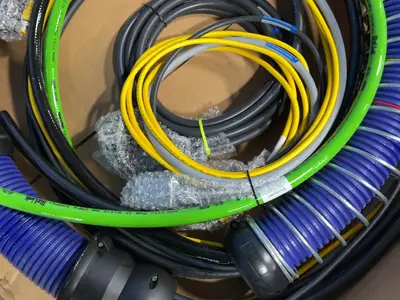 Cables Bizlink