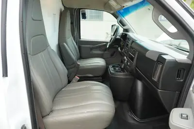 Used 2017 GMC SAVANA G3500 Box trucks Florida US | Truck and Van Outlet #1541709