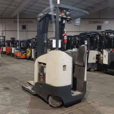 USED 2019 CROWN RR5725-45