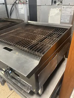 Used DUKERS _UNKNOWN_ Broilers Florida US | BAM Discount Restaurant Equipment #1353595