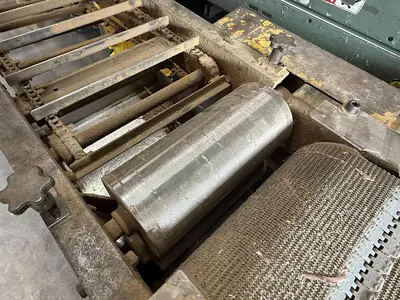 14 FT. CONVEYORIZED GLUE SPREADER