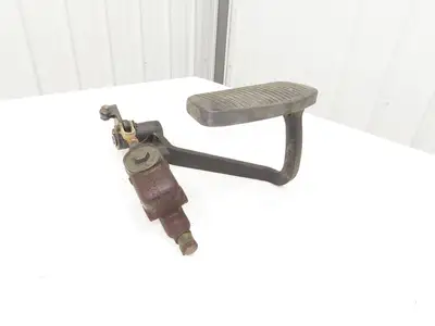 Yale Forklift Brake Pedal Master Cylinder Assembly Off ERC100HHN48TV096