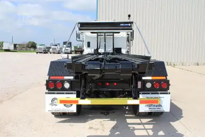 New | in-Stock 2026 INTERNATIONAL HX Rolloff Trucks Texas US | Roll Off Truck World #1491804
