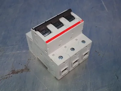 New | in-Stock ABB 2CCS863001R0537 Circuit Breakers Ohio US | HGR 24 #1186292