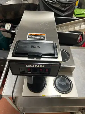 New | in-Stock Bunn Used Bunn 13300.0013 VP17-3 Low Profile Pourover Coffee Brewer Machine with 3 Warmers 120V Coffee Equipment Illinois US | Falcon Restaurant Supply #1375858