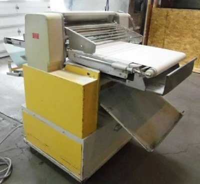 100-0077 Rondo Kombi Manomat Sheeter
