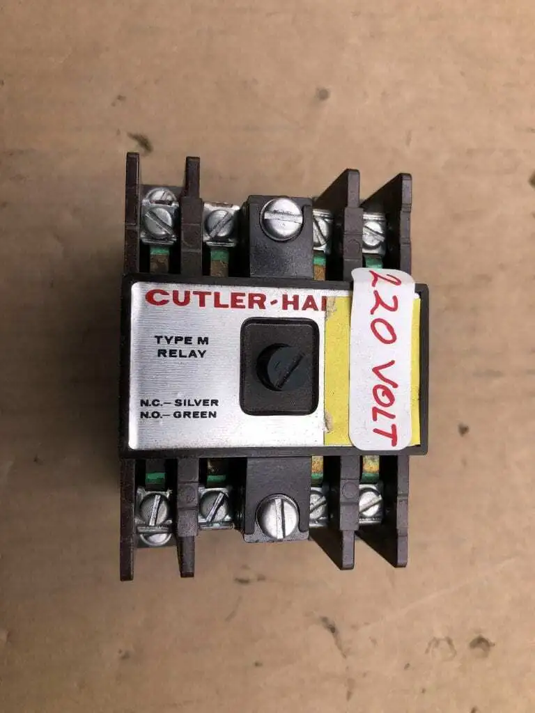 Cutler Hammer Type M 4 Pole Relay 10 A 600V ; 10/20V Coil