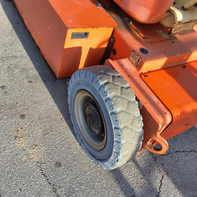 USED 2011 JLG E400AJPN
