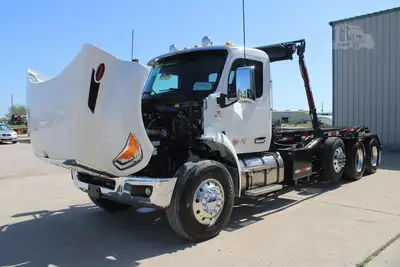 New | in-Stock 2027 PETERBILT 548 Rolloff Trucks Texas US | Roll Off Truck World #1492012