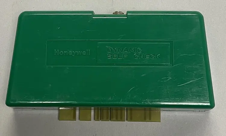 Used HONEYWELL R7247C 1001 HVAC Parts and Equipment | Surplus Asset Holdings #1188243