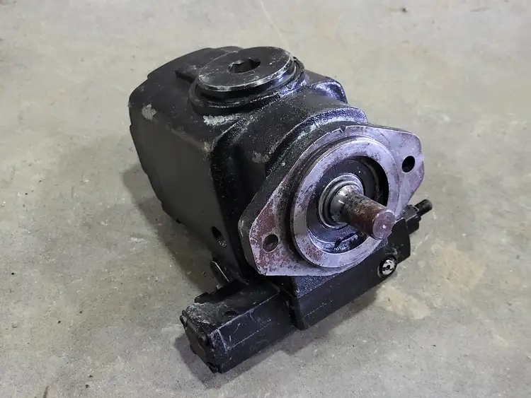 New | in-Stock OILGEAR PVWJ-022-A1UV-RSAY-P-1NNSN Parts (Hydraulics and Pneumatics) British Columbia CA | Lenmark #264525