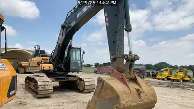 Used 2023 HYUNDAI HX520AL Crawler Excavators Texas US | National Equipment Dealers #1422495