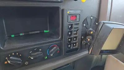 USED 2021 PETERBILT 330