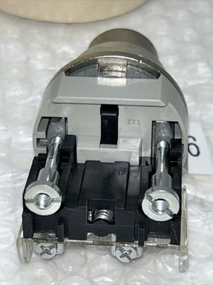 USED Allen-Bradley 800T-H31