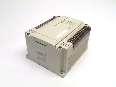USED MITSUBISHI PROGRAMMABLE CONTROLLER 100-240VAC 50/60HZ