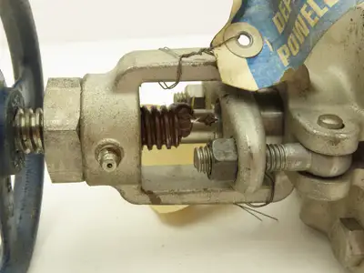 Powell 2474 Stainless Globe Valve 1-1/2" Socket Weld 200 WOG Rising Stem