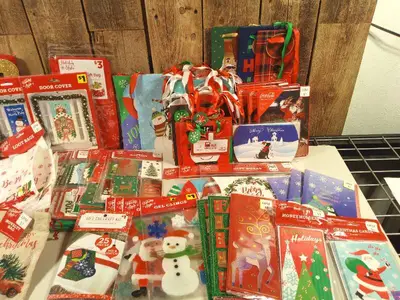 Lot of Christmas (gift bags, ribbon, etc.)