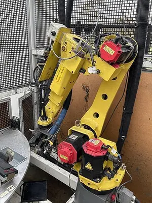 Used 2008 FANUC M10IA DUAL ARM ROBOTIC FOAM CELL WITH A/B SIDED INDEX TABE/ COULD CONVERT TO WELD CELL Robotic Welding Cells | Harbor Machinery Inc. #1283347