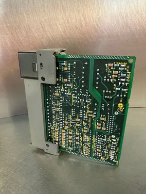Allen-Bradley 1746-NIO4V /A Analog Combination Module (4.4.4)