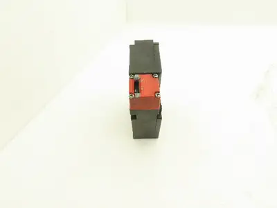 Omron D4NL-4GDG-B4 Guard Safety-Door Switch Interlock Solenoid Release 24VDC