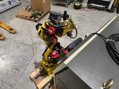 Used FANUC M-6IB ROBOT SYSTEM, CONTROLLER, CABLES, TEACH PENDANT Robot Parts | Maverick Industrial Sales #1103086