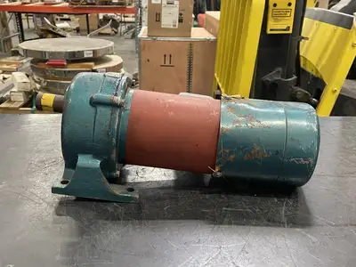 0.7kW, 3Ph, 240/480V, 1700 rpm Induction Motor