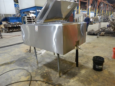 _UNKNOWN_ 300 Gallon Tank S/S - 0 to 999 Gal. (H=height, L=length) | Perry Equipment (1)