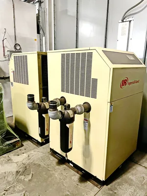 2023 INGERSOLL RAND NVC500A400 Refrigerated Air Compressor Dryers | CNCsurplus (2)