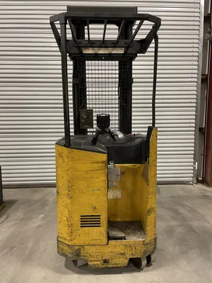 YALE NDR030ACNL36TE110 Electric Narrow-Aisle Reach Forklift w/ Charger 2000 Hr.