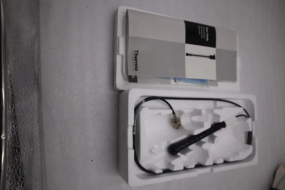 NEW Thermo Scientific 9416BN Silver/Sulfide Electrode with BNC Connector #G234