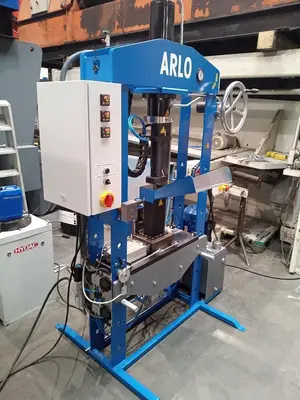 USED ARLO MODIFIED 25 TON PRESS