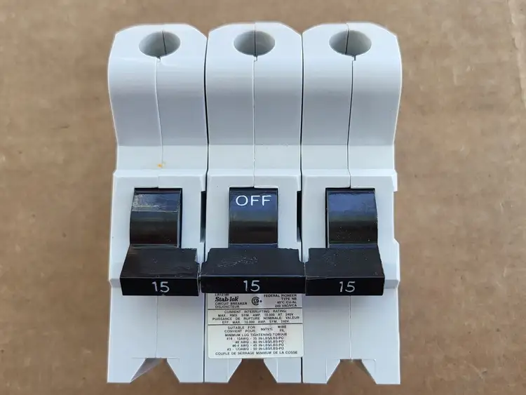 Used FEDERAL PIONEER NB Switchgears British Columbia CA | Lenmark #913735