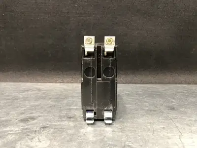 NEW SQUARE D QOB270