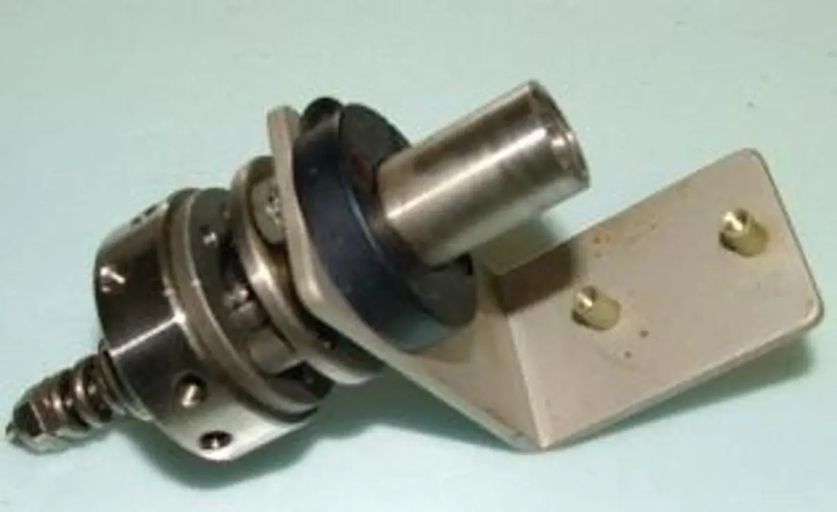 QTY. 1. VALCO VICI VALVE 4 PORT N60 WITH BRACKET....