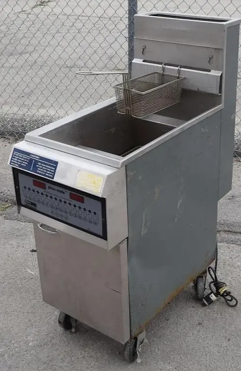 Used PITCO FRIALATOR 14-B-HEZ Cookers / Coolers / Fryers British Columbia CA | Surrey Food Equipment #756237
