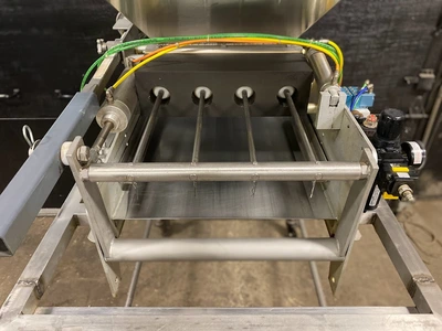 8-0161 Hinds Bock 4P08NT 4 Piston Tabletop Bakery Batter Depositor