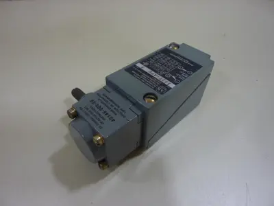 USED ALLEN BRADLEY 802T-APV SER F