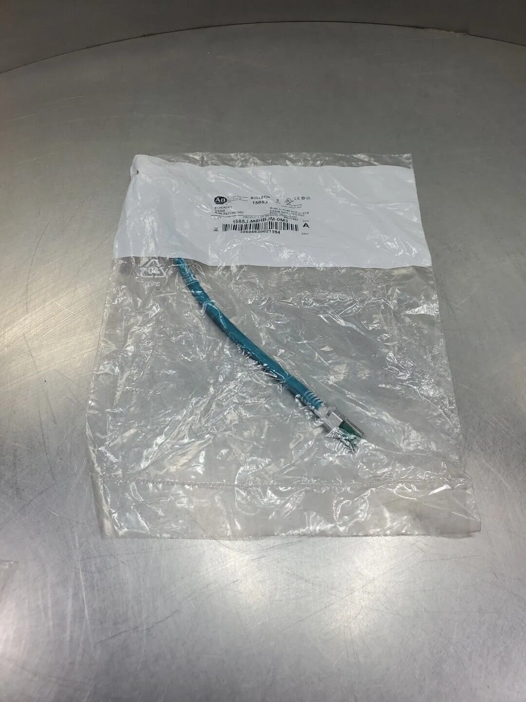 ALLEN BRADLEY 1585J-M8HBJM-0M3 SER.A Ethernet RJ45 Patchcord. 5A-8