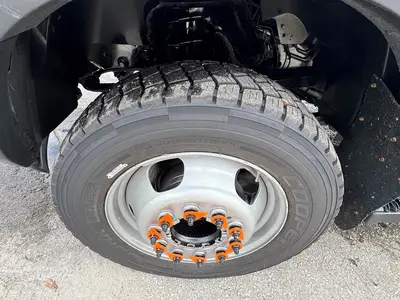 Used 2017 VERSALIFT SST40EIH-02 Bucket (boom) trucks Florida US | Truck and Van Outlet #1509170