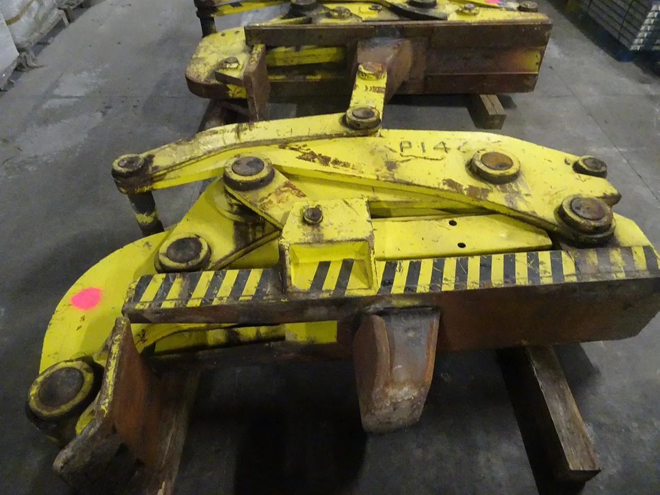USED SLINGOFER VERTICAL COIL TONG